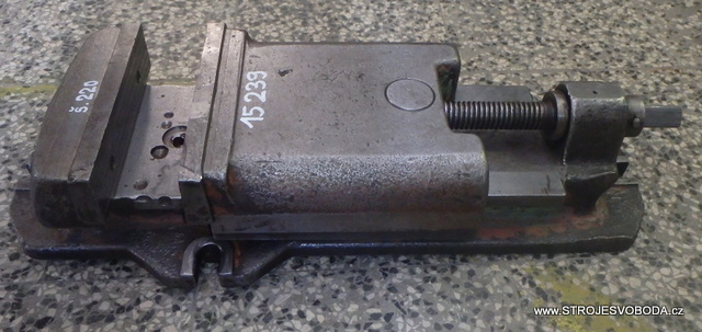 Strojní svěrák š 220mm (15239 (3).JPG)